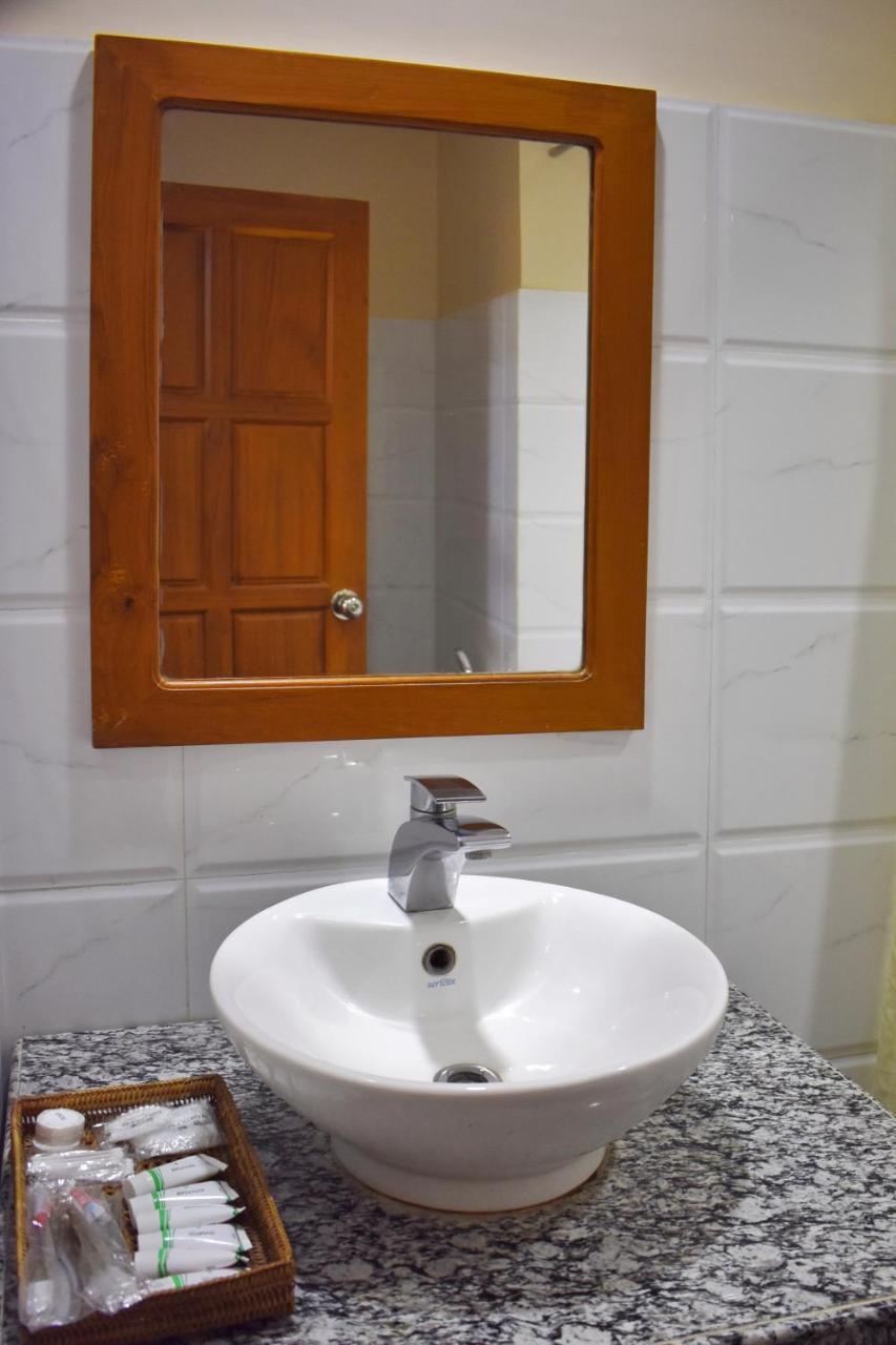 Shwe Poe Eain Hotel New Bagan ภายนอก รูปภาพ