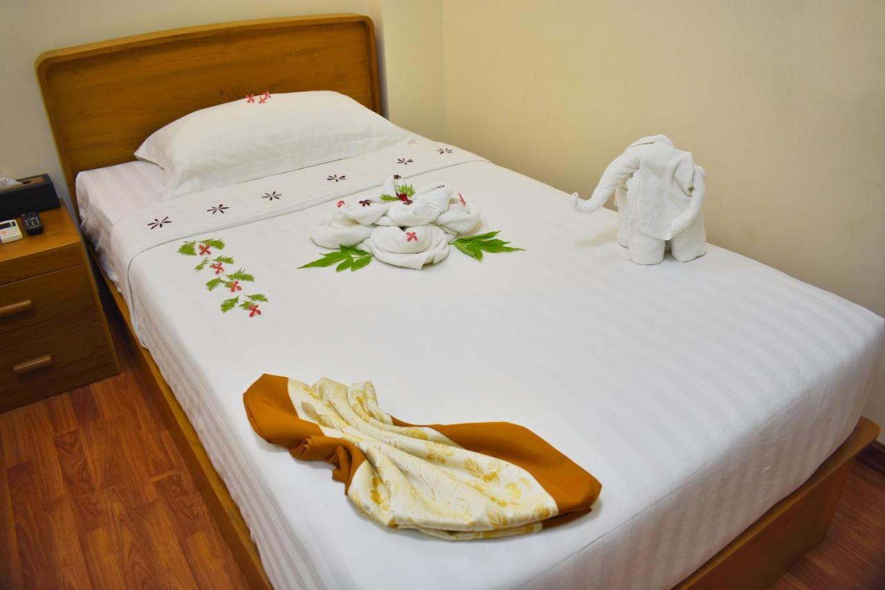 Shwe Poe Eain Hotel New Bagan ภายนอก รูปภาพ