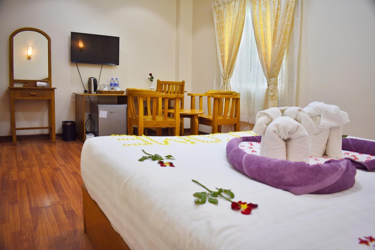 Shwe Poe Eain Hotel New Bagan ภายนอก รูปภาพ