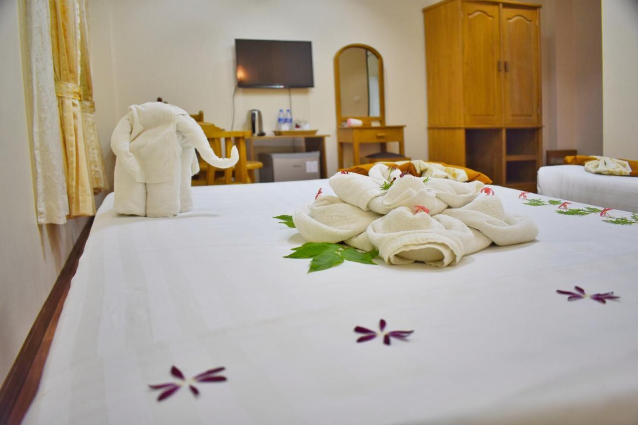 Shwe Poe Eain Hotel New Bagan ภายนอก รูปภาพ