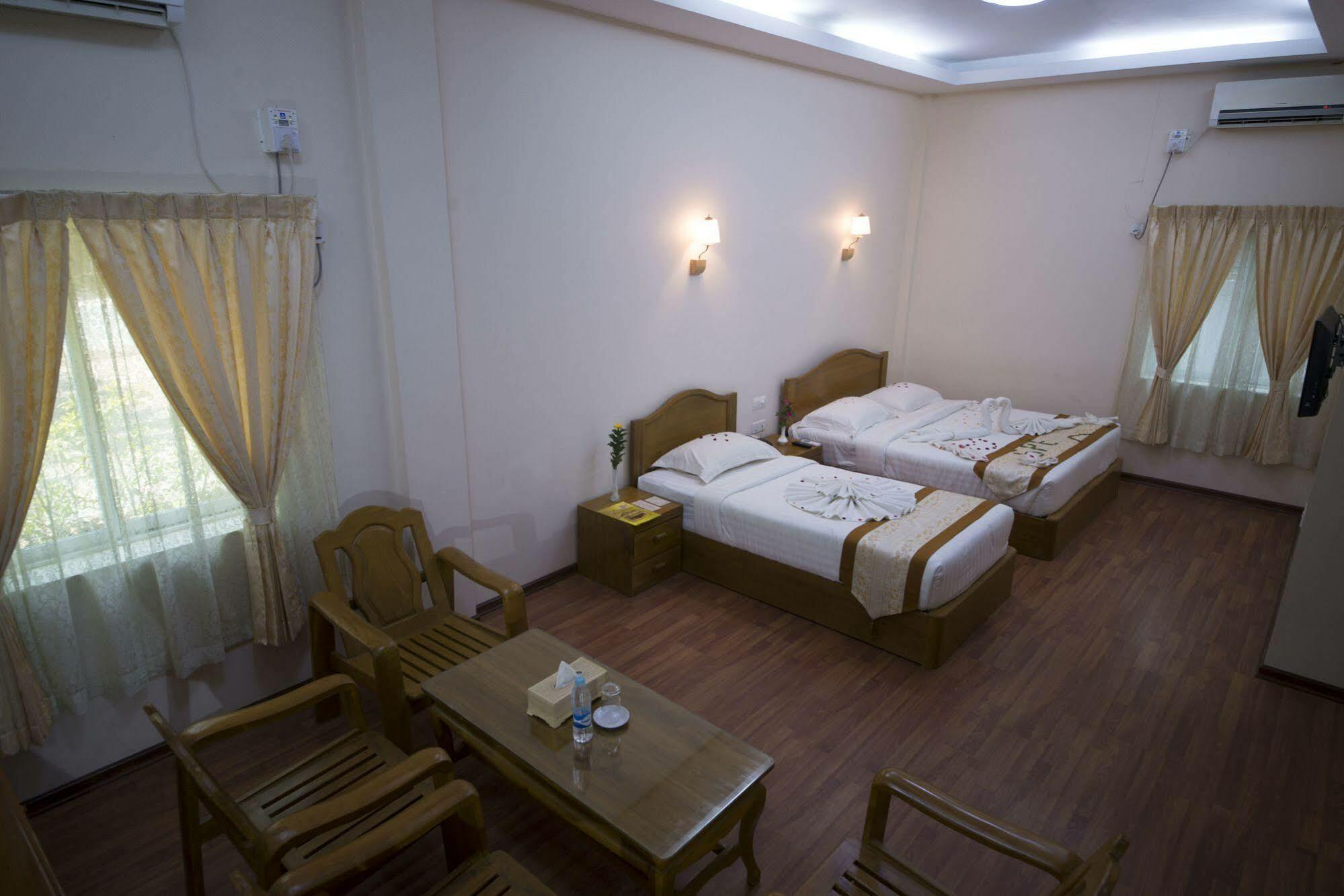 Shwe Poe Eain Hotel New Bagan ภายนอก รูปภาพ